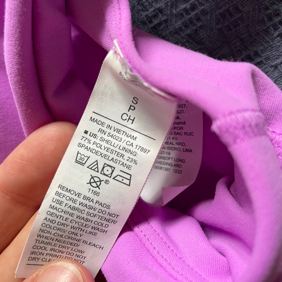 Old Navy Active Long Line Sports Bra - Picture 5 of 6